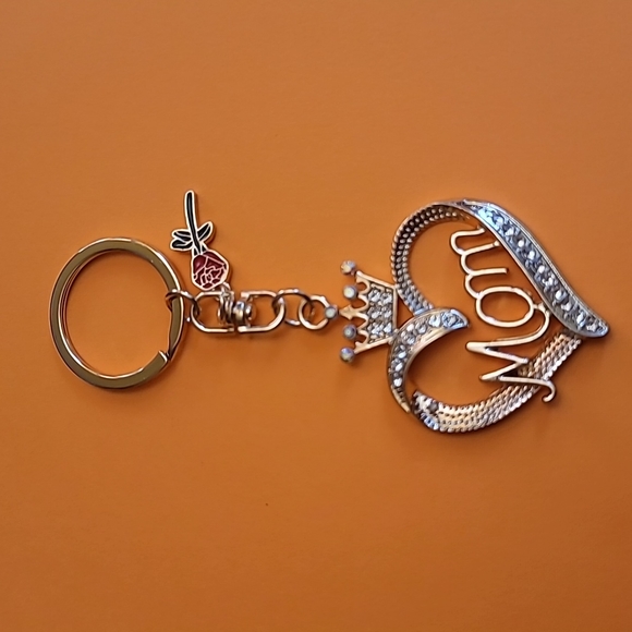 Mom Rhinestone Heart Charm Keychain - Picture 4 of 8